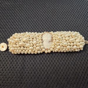 Elegant AMEDEO Cameo Pearl Bracelet